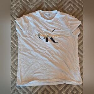 White Kalvin Klein adult medium t-shirt